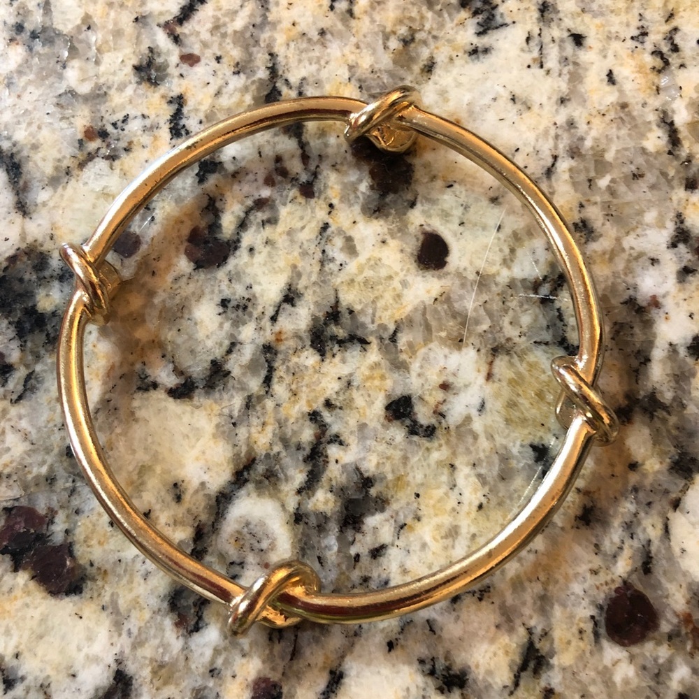 🔥 2/$30 Madewell Gold Tone Knot Bracelet